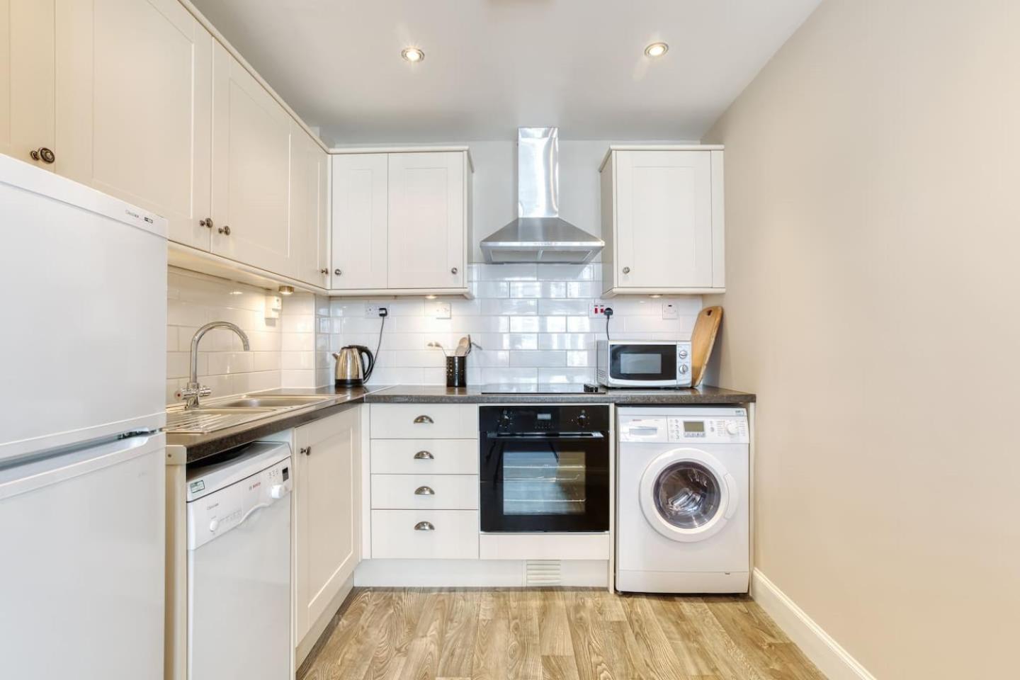 West Port - 2Br In The Heart Of The Old Town Just Off The Grassmarket Единбург Екстериор снимка
