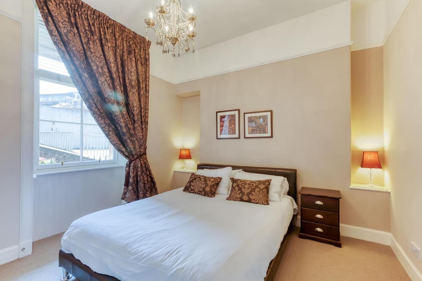 West Port - 2Br In The Heart Of The Old Town Just Off The Grassmarket Единбург Екстериор снимка