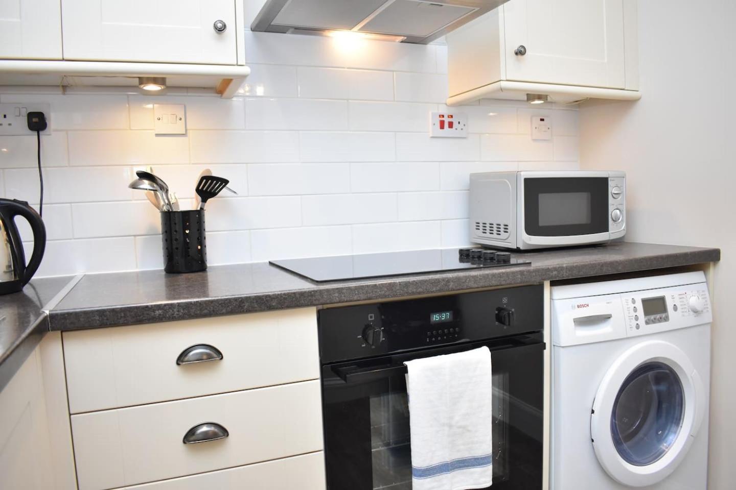 West Port - 2Br In The Heart Of The Old Town Just Off The Grassmarket Единбург Екстериор снимка
