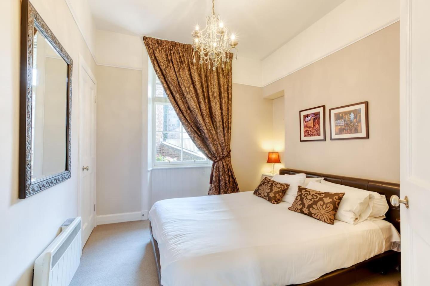 West Port - 2Br In The Heart Of The Old Town Just Off The Grassmarket Единбург Екстериор снимка