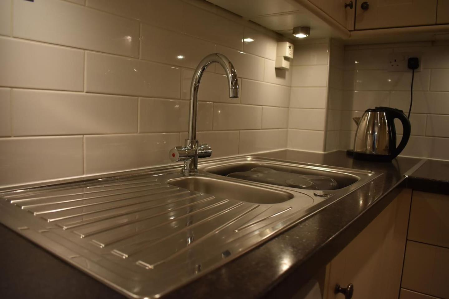 West Port - 2Br In The Heart Of The Old Town Just Off The Grassmarket Единбург Екстериор снимка
