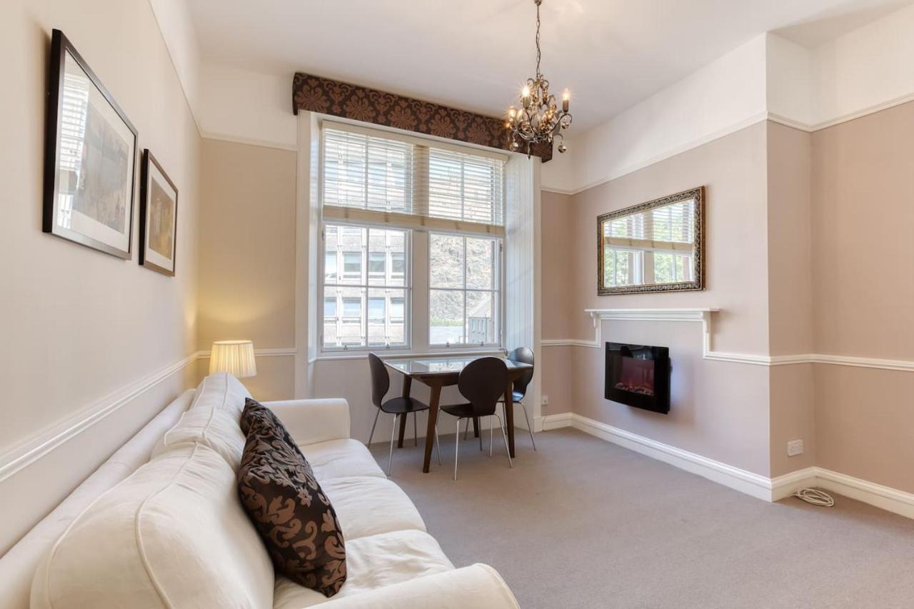 West Port - 2Br In The Heart Of The Old Town Just Off The Grassmarket Единбург Екстериор снимка